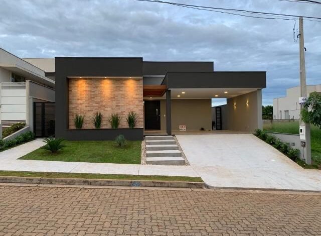Casa com garagem na frente: como aproveitar bem a fachada