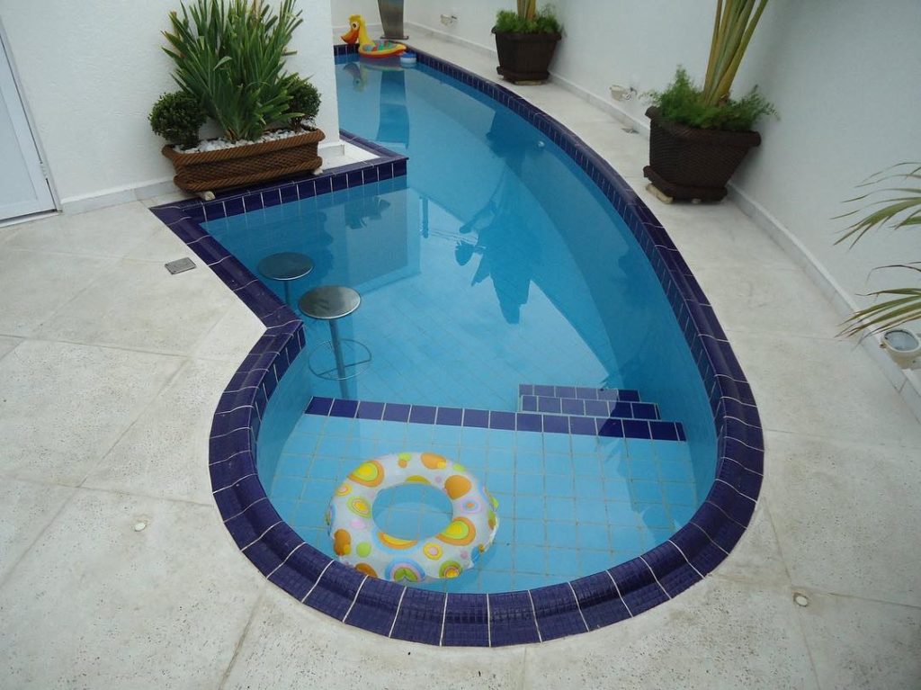 Piscina em terreno pequeno: é possível?