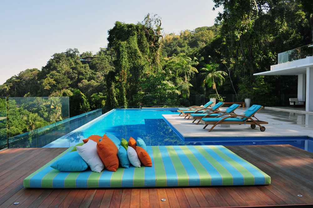 Quanto custa construir uma piscina?